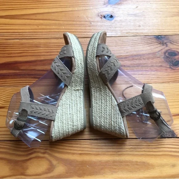 Minnetonka Beige Tan Leather Sandal Wedges, EUC, 7 - Picture 5 of 10